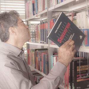 Javad Zaarbakhsh in Library